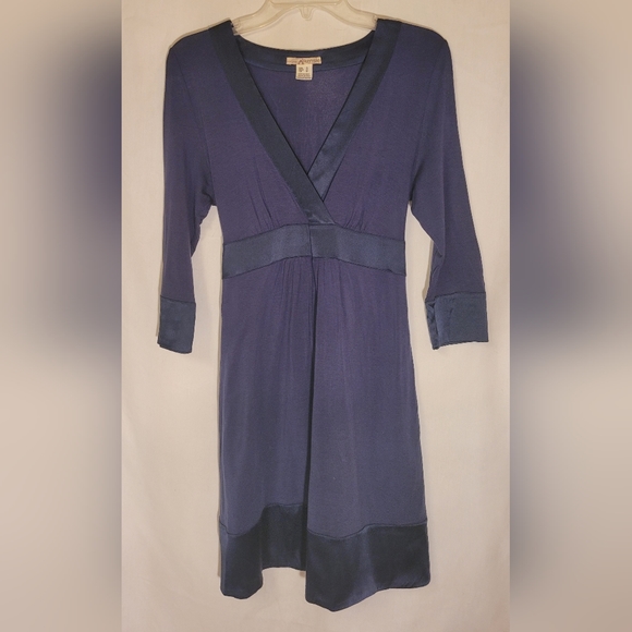 Dress - Picture 1 of 3